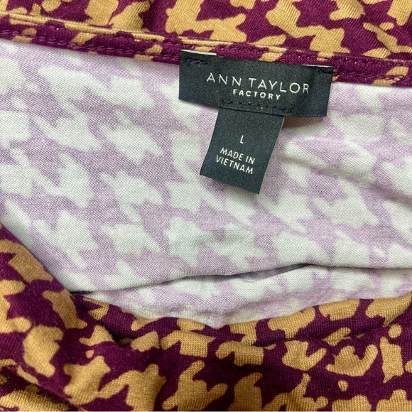 Ann Taylor Houndstooth long sleeve shirt. Large. - Picture 3 of 3
